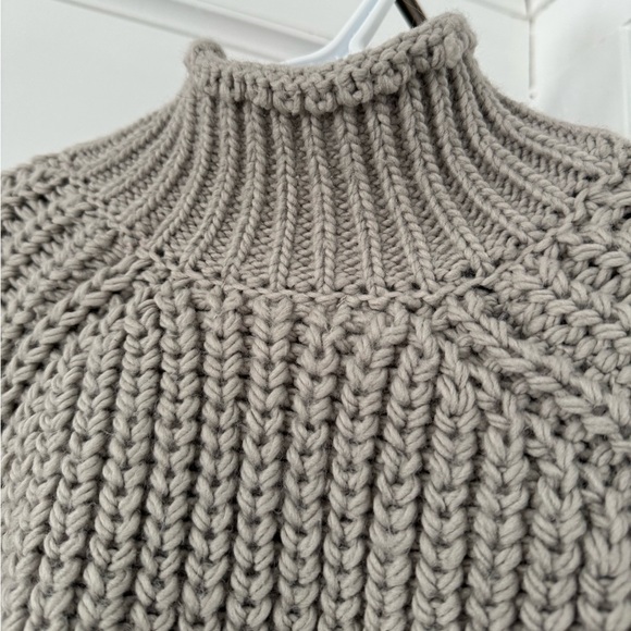 H&M Mock Neck Sweater - Picture 3 of 7